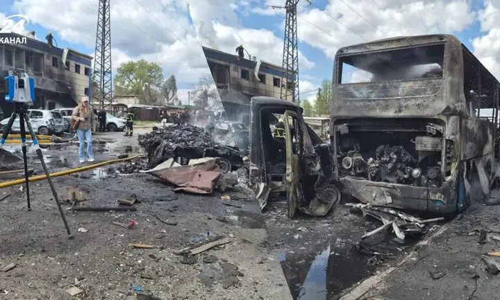 Росія атакувала Дніпро: понівечені магазини та авто, є загибла і багато поранених (ФОТО)