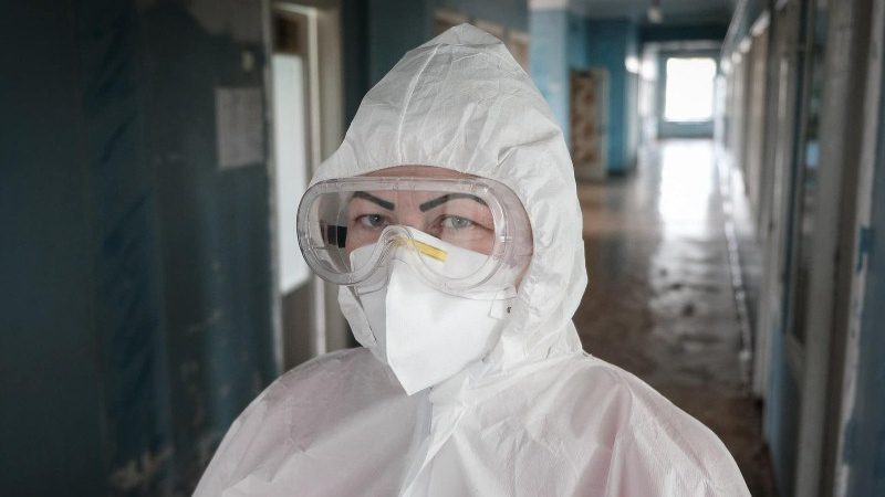 Українців зворушили чернівецькі лікарі, які рятують хворих із COVID-19