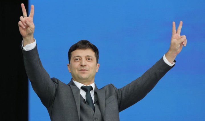 Зеленський надалі лідирує у рейтингу довіри до політиків: результати нового опитування