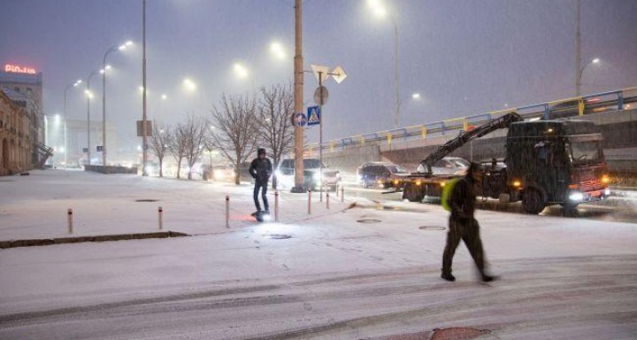 В Україні оголошено штормове попередження: де очікується сильний сніг