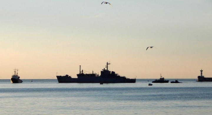 Росія стягує вже військові кораблі до Чорного моря
