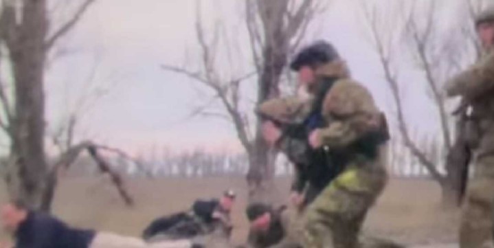 Глава МВС Монастирський потрапив під обстріл окупантів на Донбасі: у мережі з’явилось відео