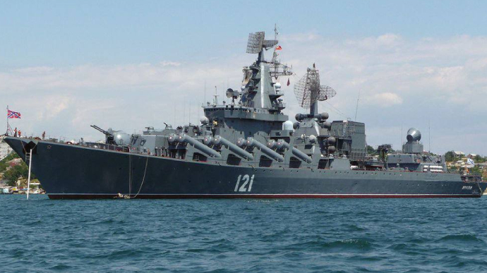 Крейсер «Москва» після влучання перекинувся і почав тонути – ОК «Південь»