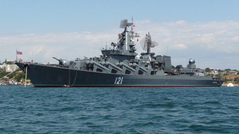 Терміново! Українські захисники ракетами «Нептун» вразили ракетний крейсер рашистів «Москва»