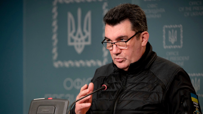 Данілов відповів Медведєву: Повернення Криму буде проведено без спроб, одразу