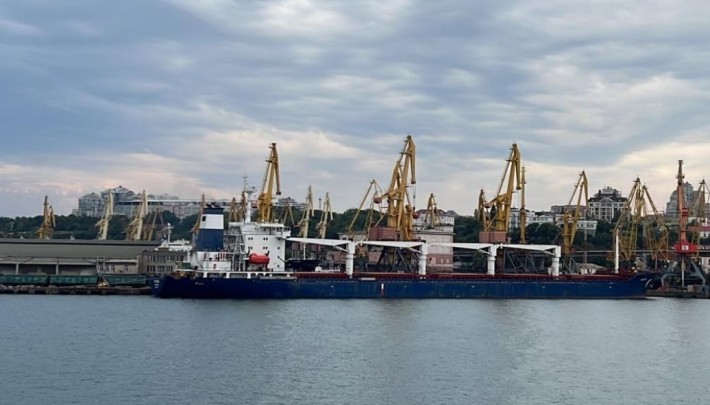 З Одеського порту вийшло перше судно з зерном (фото, відео)