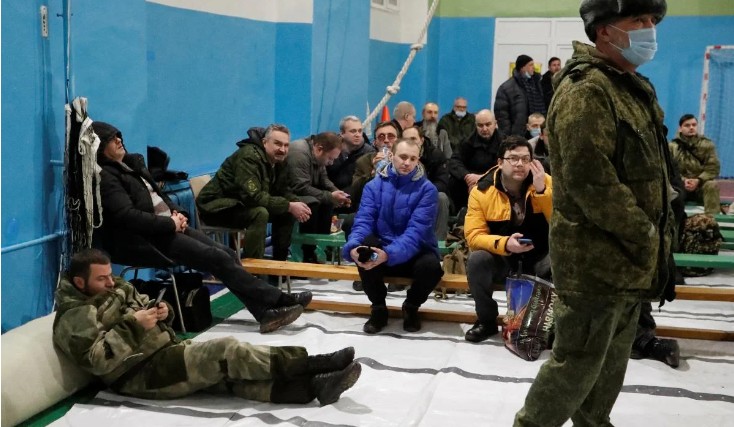 «В Росії майже переворот»: жінка розповіла чоловіку-бойовику «ДНР» про мобілізацію