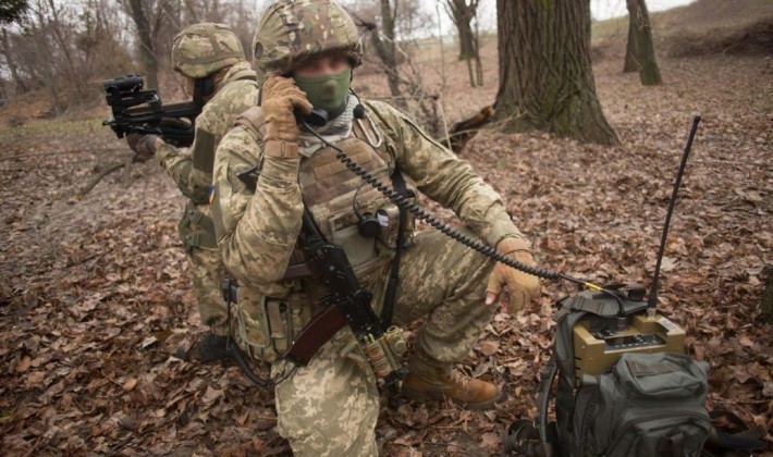 Українські морпіхи підірвали склад палива окупантів на Луганщині (відео)