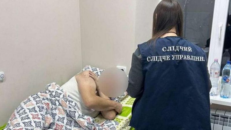 Знайшли у підвалі ТЦК: на Харківщині затримали військкома з грошима від ухилянтів
