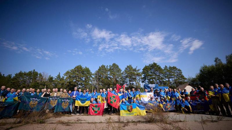 Великий обмін: Україна повернула додому ще 103 військовополонених, серед них азовці