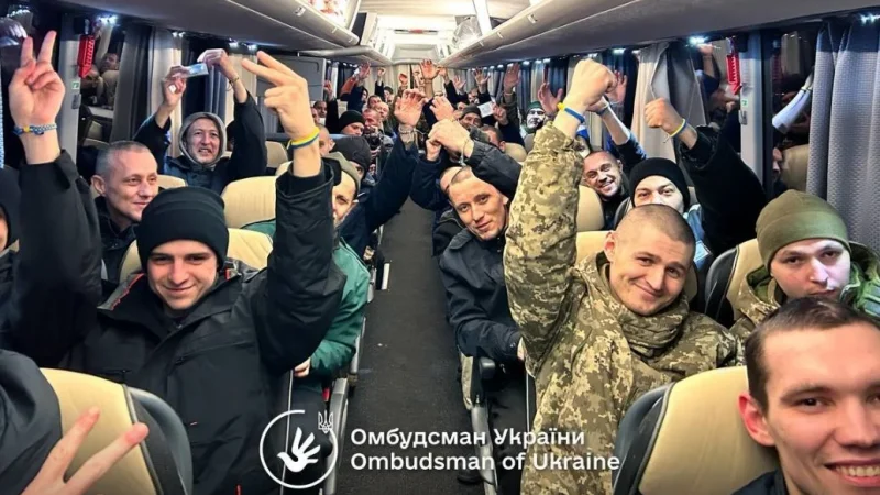 Відбувся «новорічний» обмін полоненими: скількох вдалося повернути (фото)