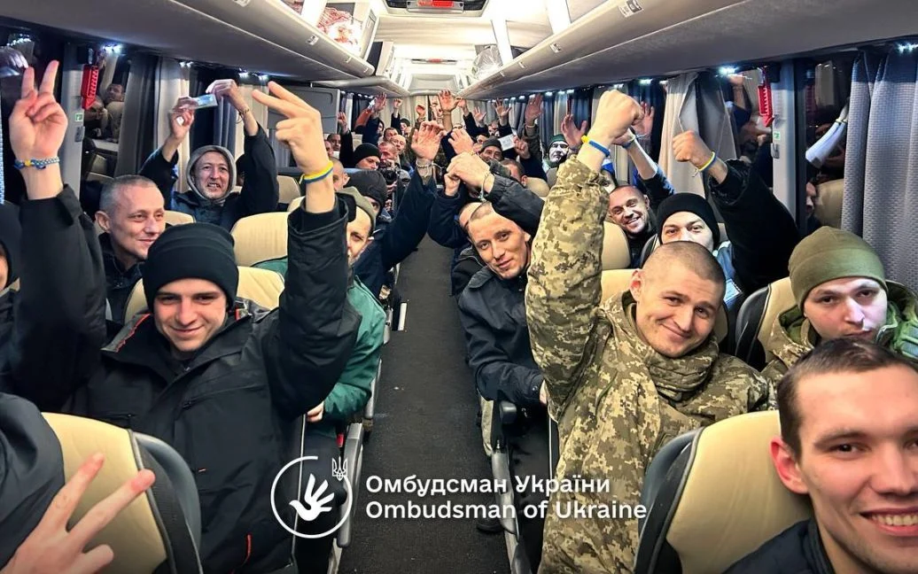 Відбувся «новорічний» обмін полоненими: скількох вдалося повернути (фото)