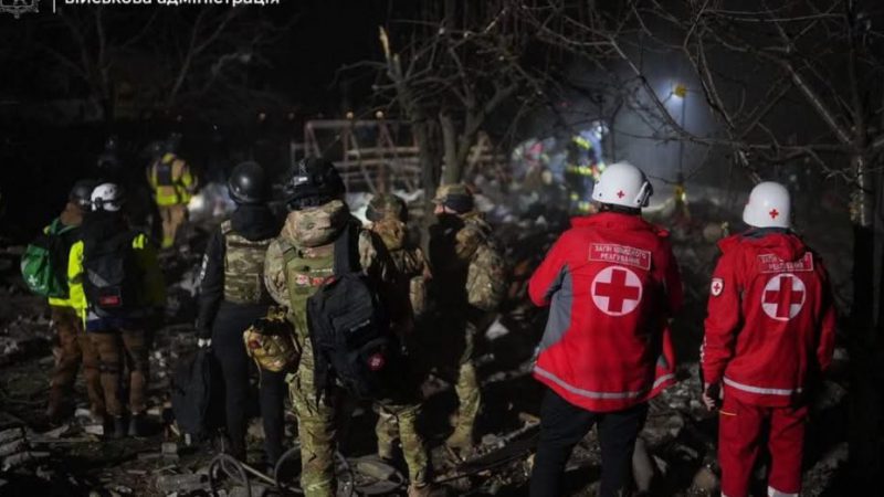 Удар по Запоріжжю: загинув чоловік та його 14-річна донька, серед поранених – немовля (фото)