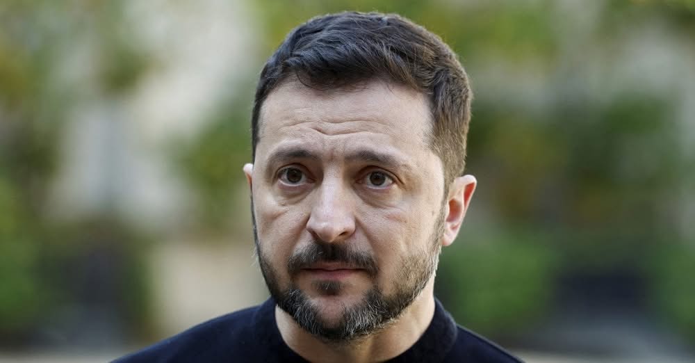 Чи довіряють українці Зеленському: соціолог здивував відповіддю