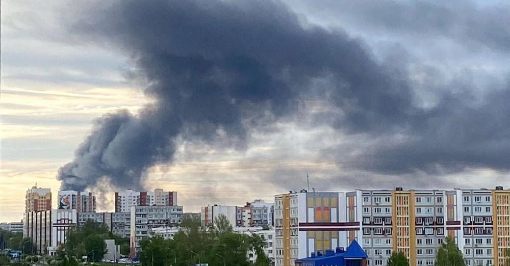 У Росії загорівся завод «КАМАЗ», який забезпечує російську армію (фото, відео)
