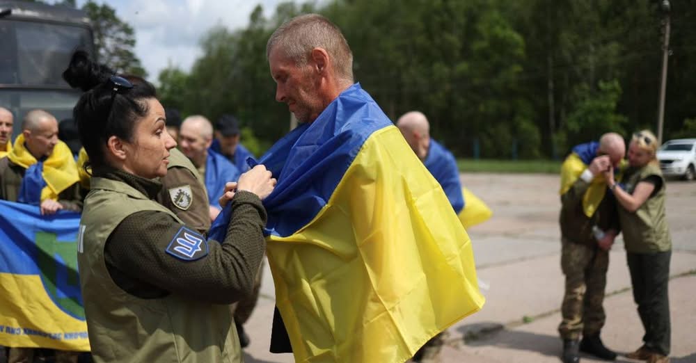Напис «Слава России» на тілі українського військовополоненого: хто міг його випалити