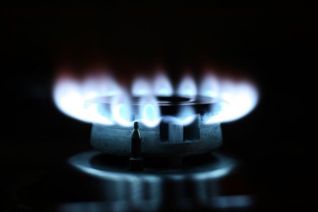 Чи платити за розподіл газу? Розвінчуємо поширені міфи про доставку блакитного палива