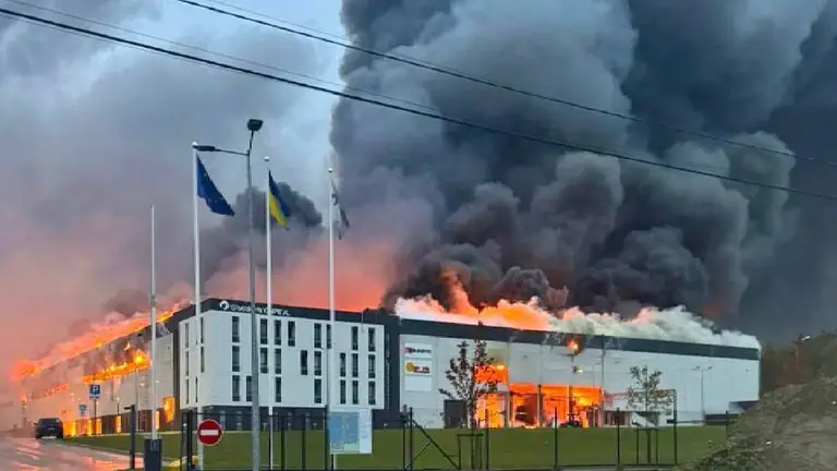 Пекельний ранок для Львова: все місто у вогні після російської атаки