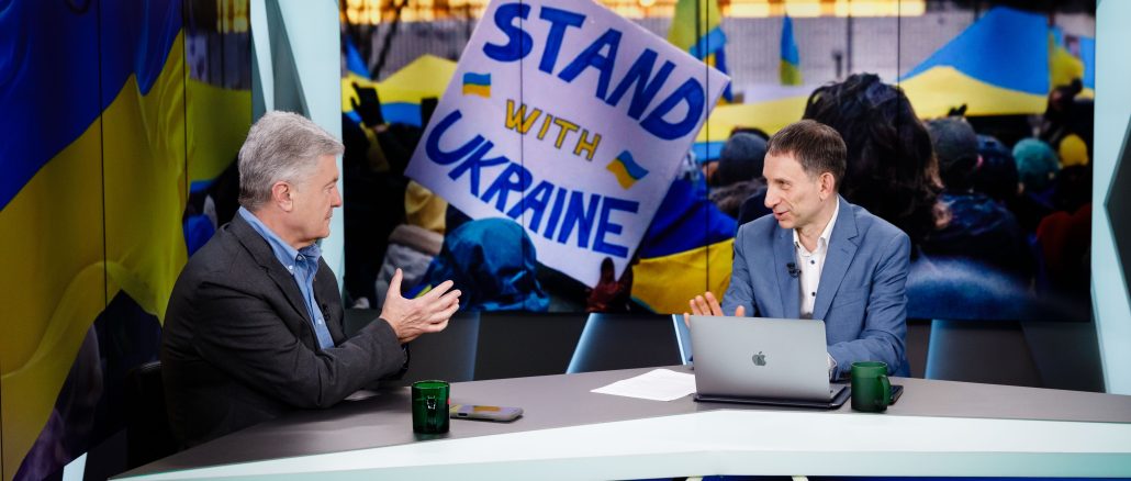За таке у військовий час – світить ДОВІЧНЕ! Порошенко в прямому ефірі видав військову таємницю. Відео