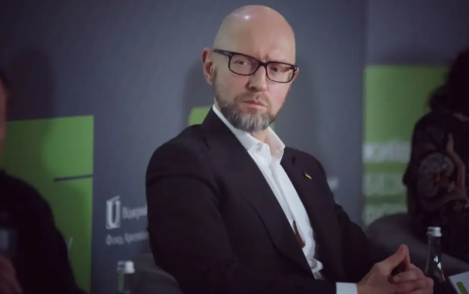 Терпіння Яценюка лууснуло. Його заява про війну шокувала всіх