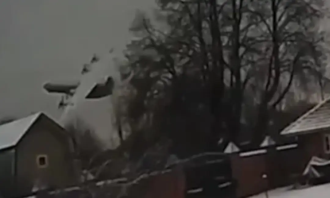 В рф в повітрі розвалився літак: всі загинули (фото)