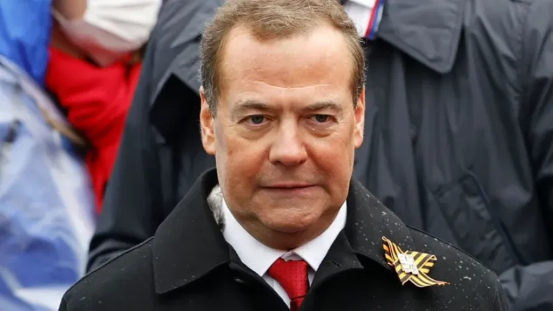 Між «пісочницею» та апокаліпсисом: Медведєв намагається налякати світ дитячими метафорами