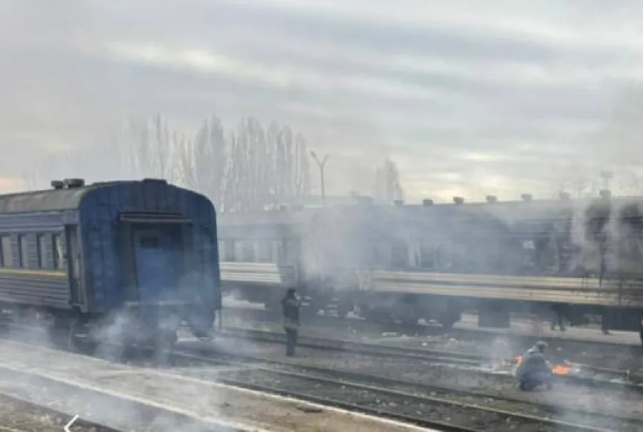 Росіяни вдарила ракетою по залізничній станції на Одещині: є поранені діти