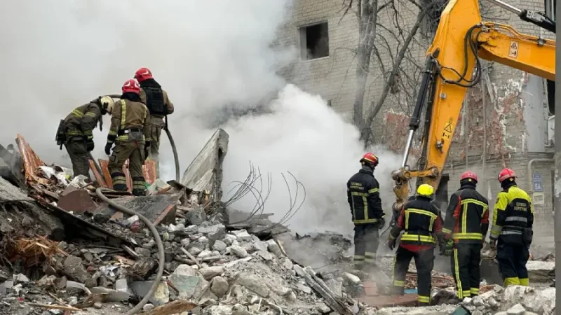 Їхав додому, а його нема, – харків’янин показав, що лишилось від квартири після страшної ночі