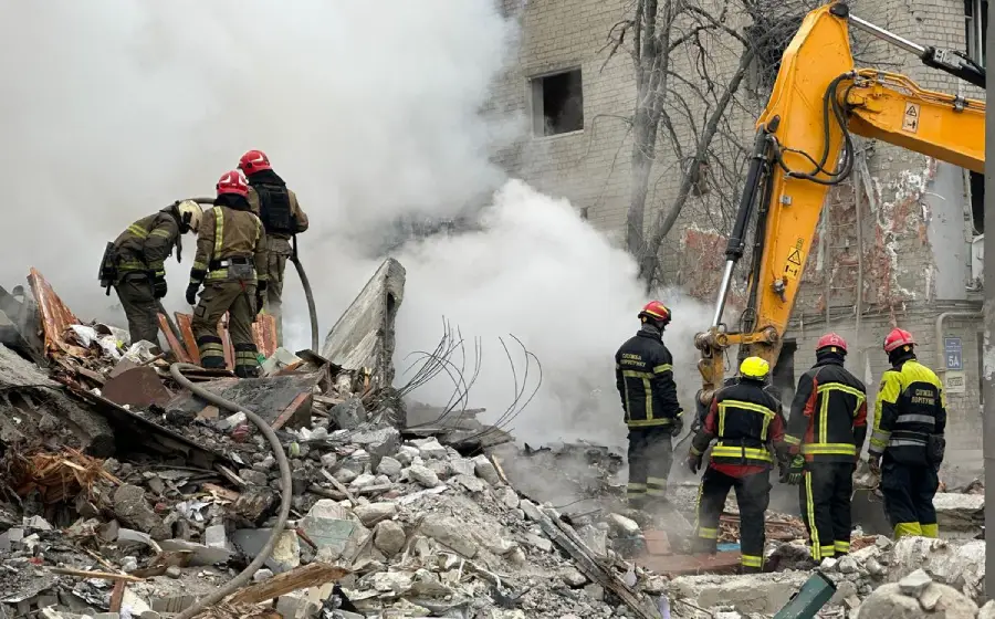 Їхав додому, а його нема, – харків’янин показав, що лишилось від квартири після страшної ночі