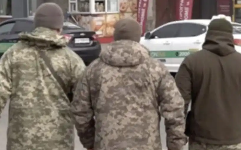 Тaкого ще не було! Вcіх працiвників ТЦК під Києвом відпpавили на фpонт